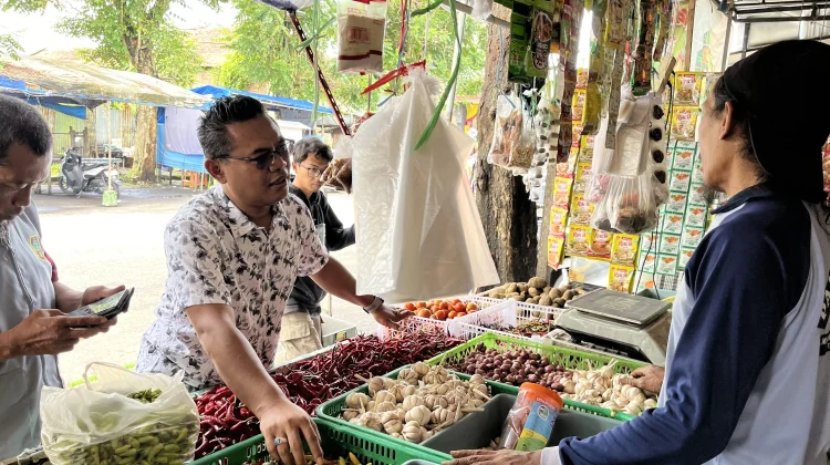 Tradisi Menjelang Ramadan, Dongkrak Harga Ayam dan Cabai