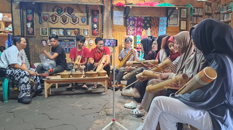 Musisi Arca Tatasawara Latih Mahasiswa KKN Tematik UMM 2026 Patrol