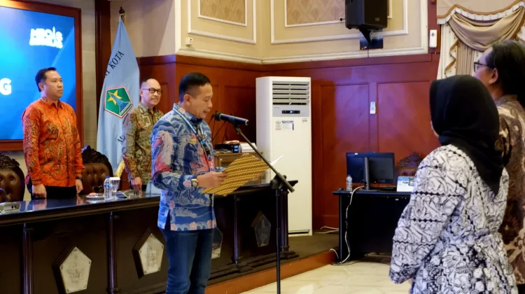 Dilantik di Balai Kota, Wahyu Pimpin IKA ITN