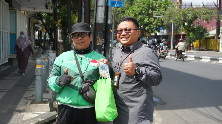PLN UP3 Malang Bagikan Sembako Ramadhan 1447 H