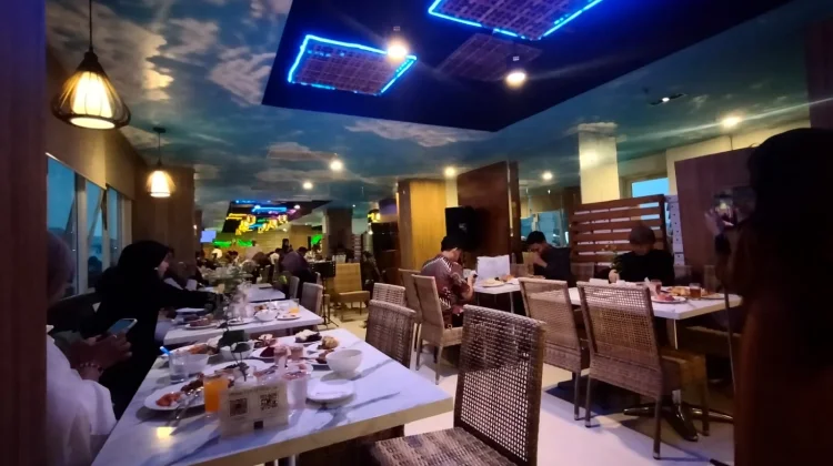 Lentera Ramadan di Whiz Prime Hotel