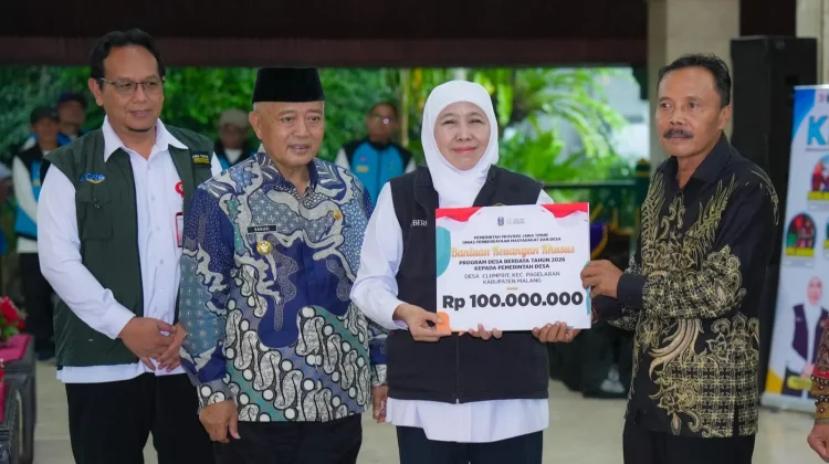 Khofifah Salurkan Bansos Rp7,05 Miliar di Kabupaten Malang