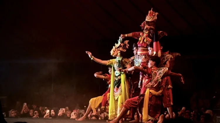 Sendratari “Dewi Ragil Kuning” Tampil Memukau di Taman Krida Budaya Jawa Timur