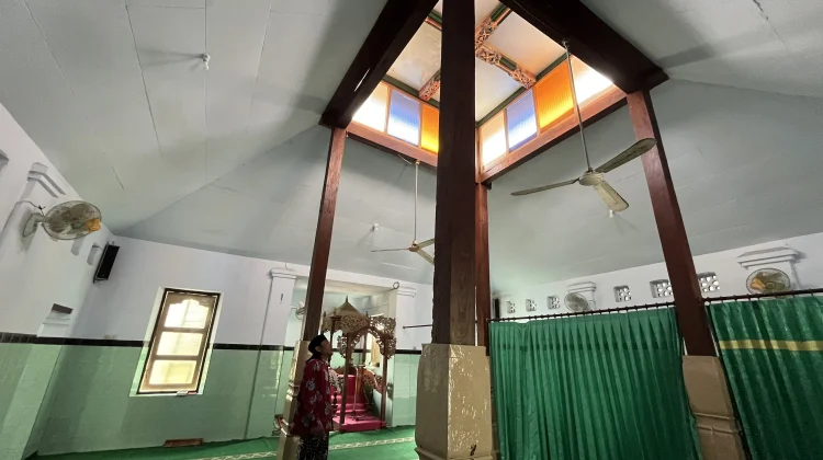 Dua Abad Masjid Kuningan Menjaga Syiar Islam