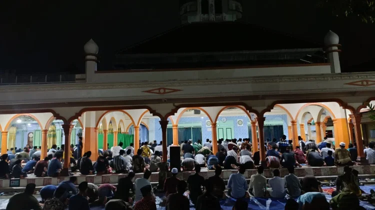 Salat Tarawih Cepat Blitar, Tradisi Selama 119 Tahun