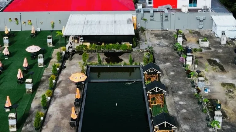 Ngabuburit Satu Pintu di Swiss-Bellin Malang, Bisa Cuci Mata Sampai Mancing Ikan
