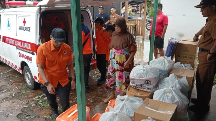 BPBD Kabupaten Malang Salurkan Bantuan Korban Angin di Bantur