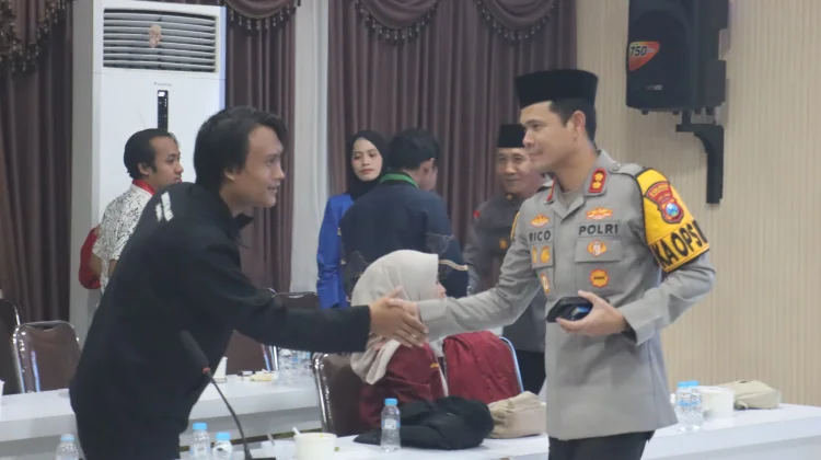 Polres Probolinggo Buka Ruang Kritik Mahasiswa di Acara Buka Bersama