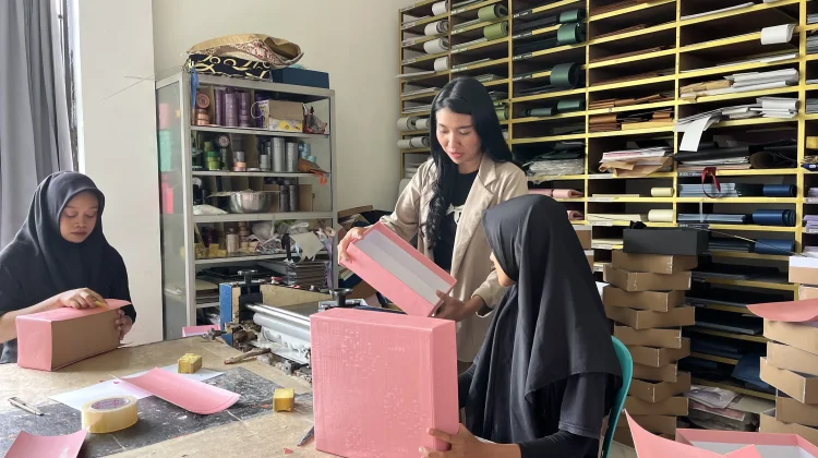 Bisnis Kemasan Hampers Tembus Pasar Seluruh Indonesia