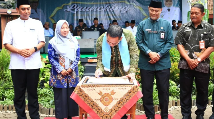 Wali Kota Probolinggo Luncurkan Gerakan Sekolah Mengaji dan Berbagi
