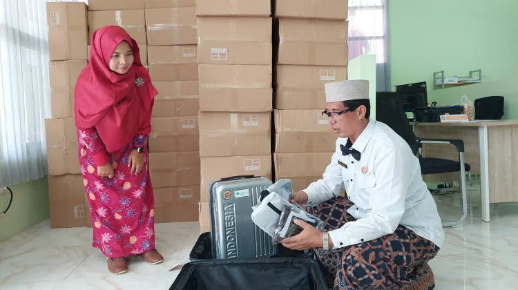 Ratusan Koper CJH Kota Probolinggo Didistribusikan