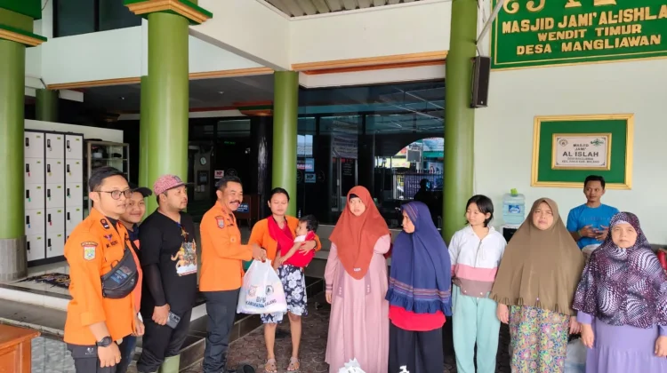 BPBD Kabupaten Malang Salurkan Bantuan untuk Warga Terdampak Banjir di Pakis