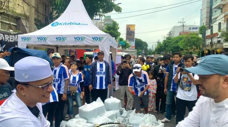 YDSF Malang dan Aremania Gelar Trotoar Kebaikan Ramadan