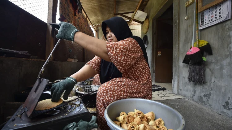 Menjelang Lebaran, Kampung Opak Gambir di Winongan Kebanjiran Order