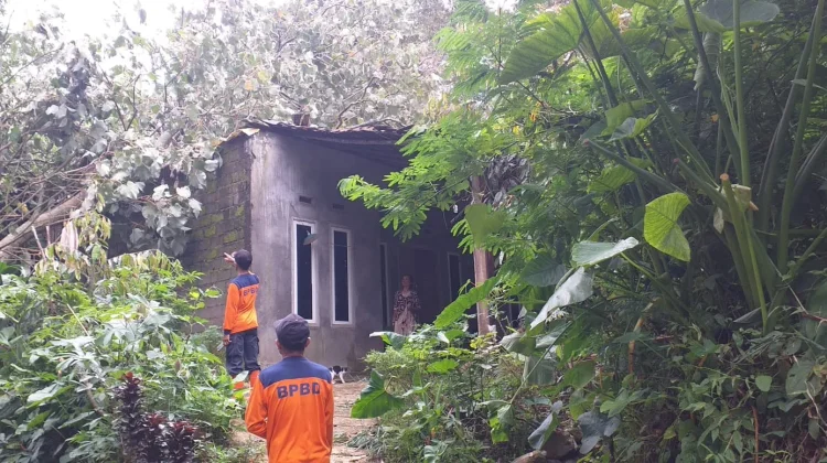 Angin Kencang Rusak Enam Rumah Kasembon