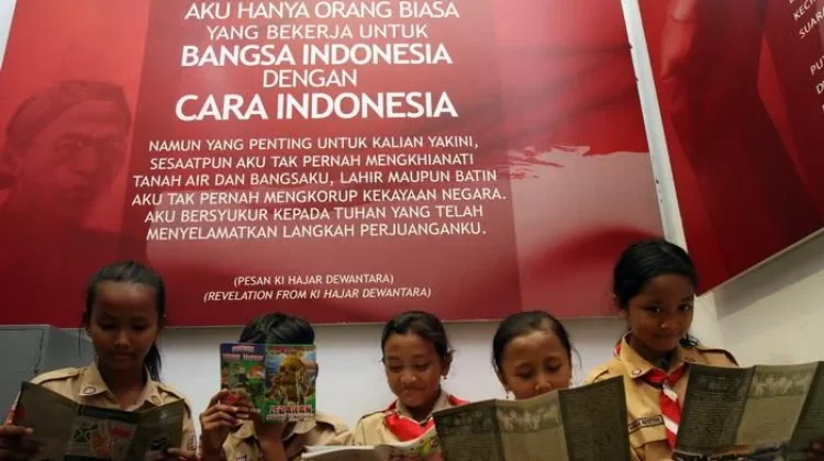 Bahasa Gaul hingga Istilah Teknologi: Tantangan Kedaulatan Bahasa Indonesia