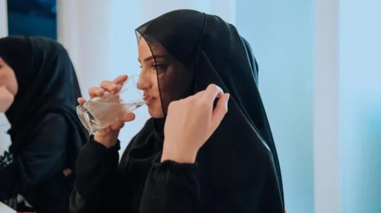 Aturan Minum saat Puasa agar Tubuh Tetap Terhidrasi dan Sehat