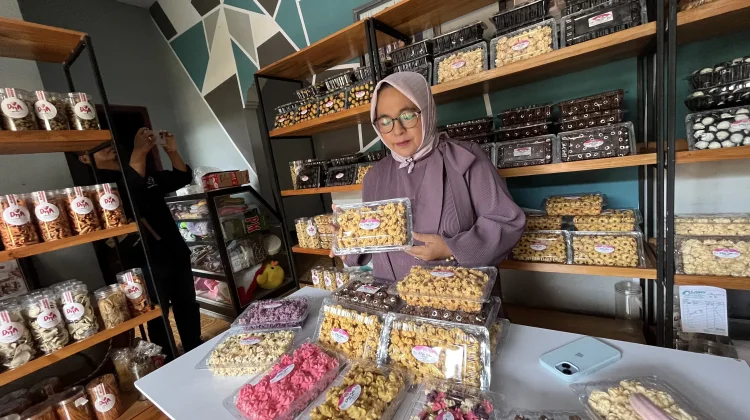 Kue Mawar Jadul Blitar Laris Manis saat Ramadan