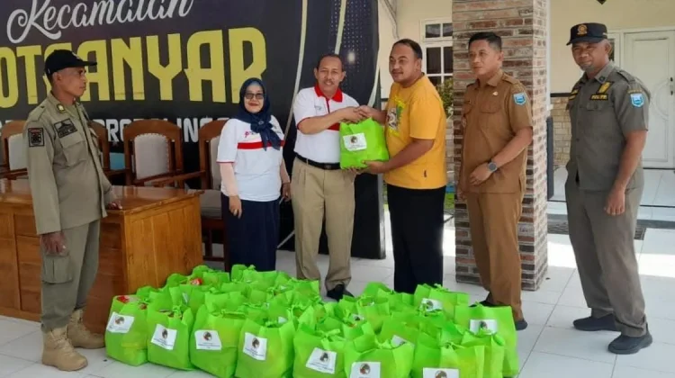 Dekopinda Kabupaten Probolinggo Bantu Korban Tanah Longsor