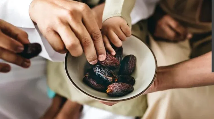 Buka Puasa Bertahap Bantu Jaga Kesehatan Pencernaan