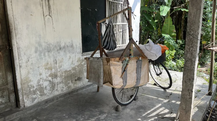 Nenek Penjual Kerupuk Jadi Korban Penipuan Uang Palsu
