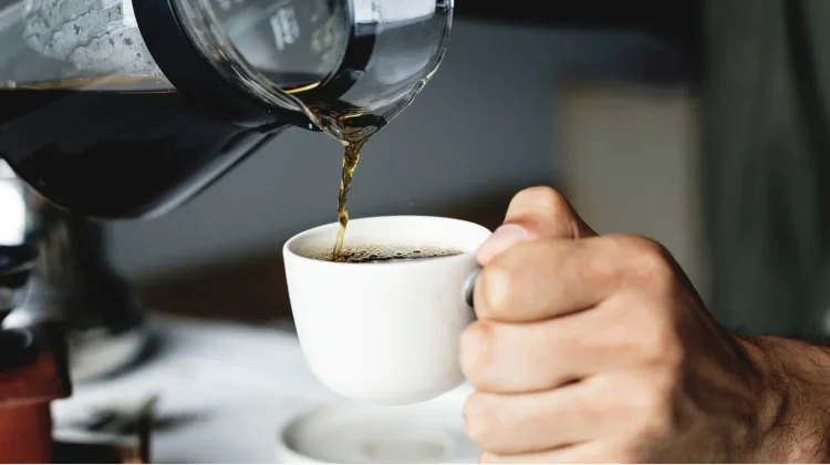 Minum Kopi saat Sahur Boleh, Asal Diimbangi Air