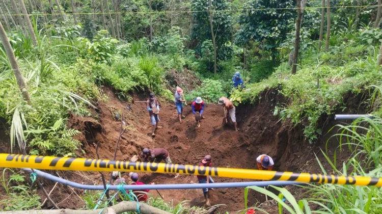 BPBD Probolinggo Tangani Plengsengan Jalan Pesawahan–Tiris
