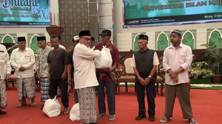 Unisma Salurkan 250 Paket Sembako untuk Warga Sekitar Kampus