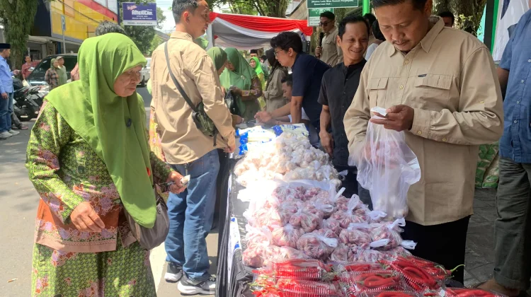 Pasar Murah PC Muslimat NU Kota Batu Digelar