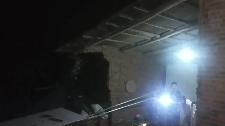 Tanah Ambles Rusak Dapur Warga Tajinan Malang