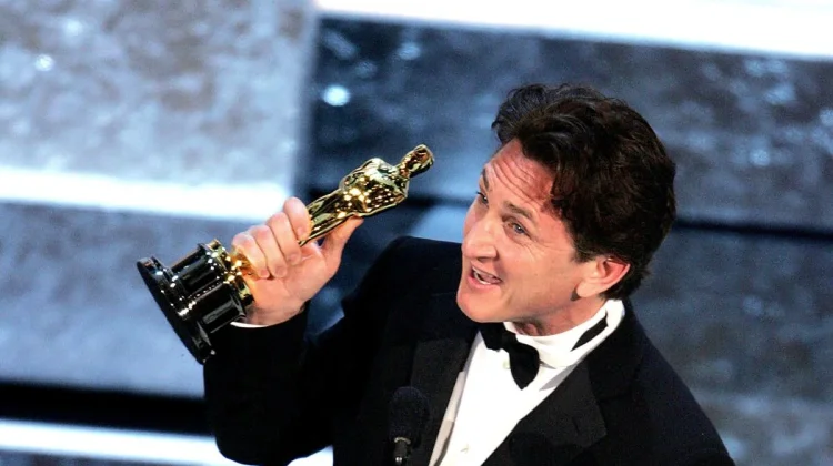 Sean Penn Raih Oscar Ketiga di Academy Awards