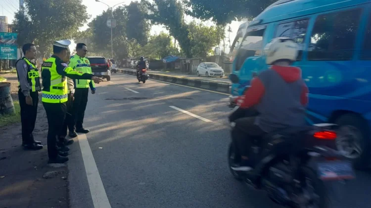 Motor Tabrak Pejalan Kaki di Lawang Malang, Tiga Orang Terluka