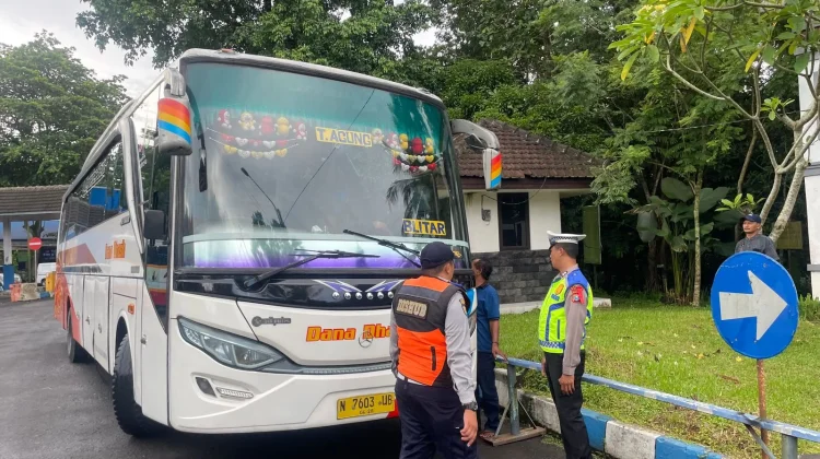Satlantas Polres Malang Rampcheck Angkutan Mudik di Kepanjen
