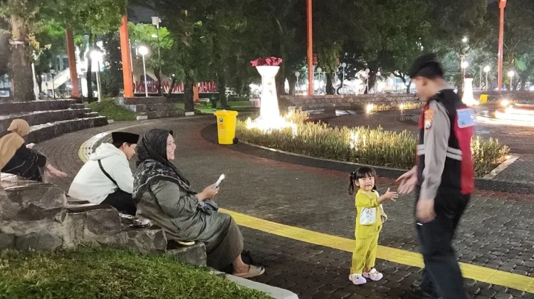 Polresta Malang Kota Tingkatkan Patroli Dialogis di Alun-Alun Merdeka