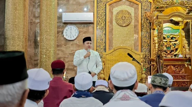 Bupati Rusdi dan Puluhan Ribu Jamaah Sholat Ied di Masjid Agung Bangil