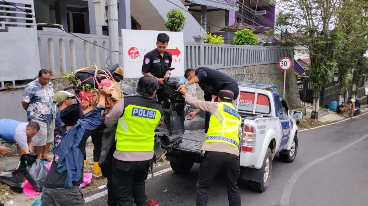 Kecelakaan Plat L Surabaya di Klemuk Kota Batu, Korban Luka Diduga Satu Keluarga