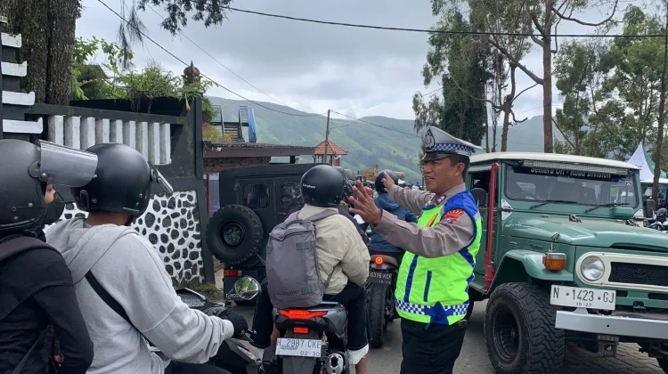Ribuan Wisatawan Padati Bromo H+5 Lebaran