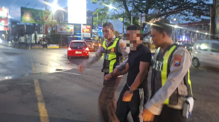 Polisi Gagalkan Aksi Bunuh Diri Jembatan Soehat