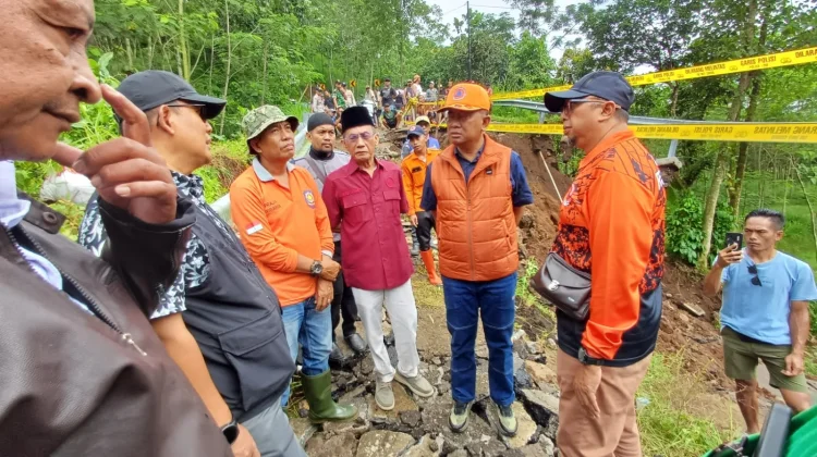 Pemkab Probolinggo Monev Jembatan Ambruk Akses Madakaripura