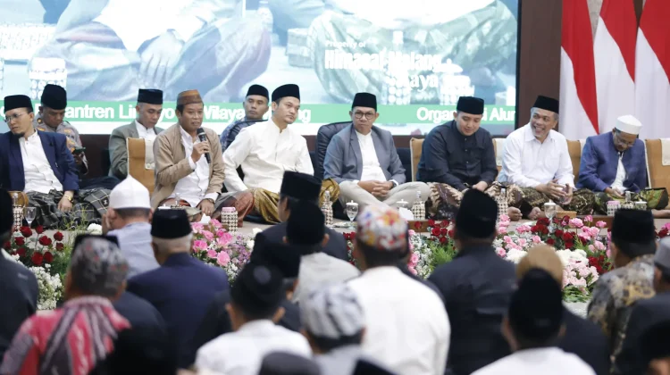 Nurochman Sebut Pesantren sebagai Benteng Moral Kota Wisata Batu