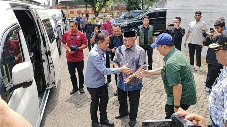 Menteri LH Hanif Nurofiq Tinjau Lahan di Pakis Malang untuk Proyek Waste to Energy