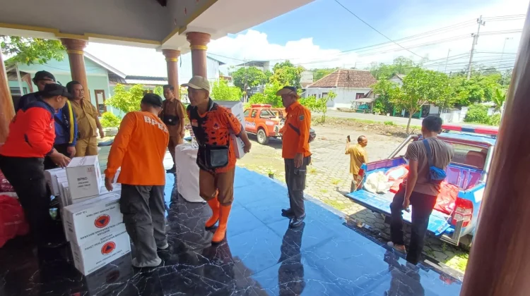 BPBD Probolinggo Salurkan Bantuan untuk Korban Puting Beliung di Tongas Wetan