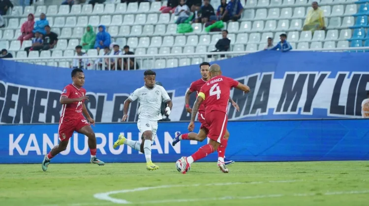 Arema FC Ditahan Imbang Malut United 1-1