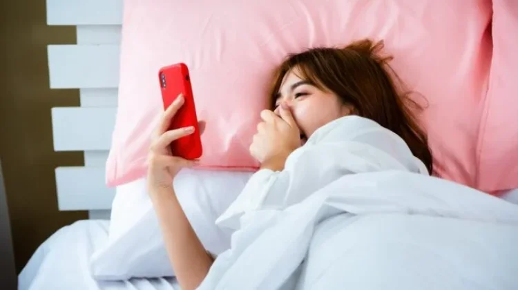Empat Rutinitas Malam Pengganti Smartphone agar Tidur Nyenyak