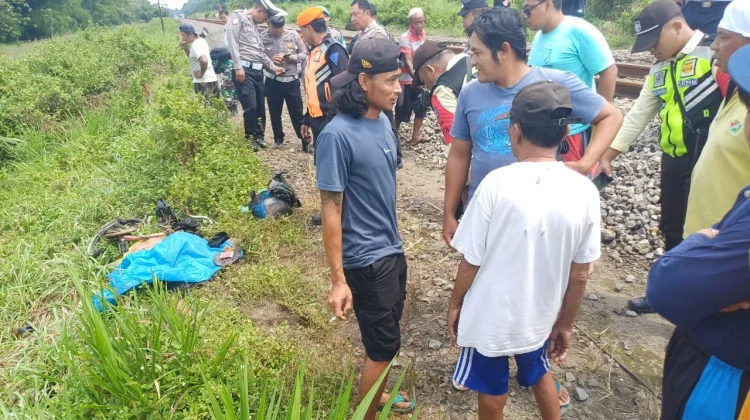 Lansia Meninggal Tertabrak Kereta usai Terobos Perlintasan Ditutup