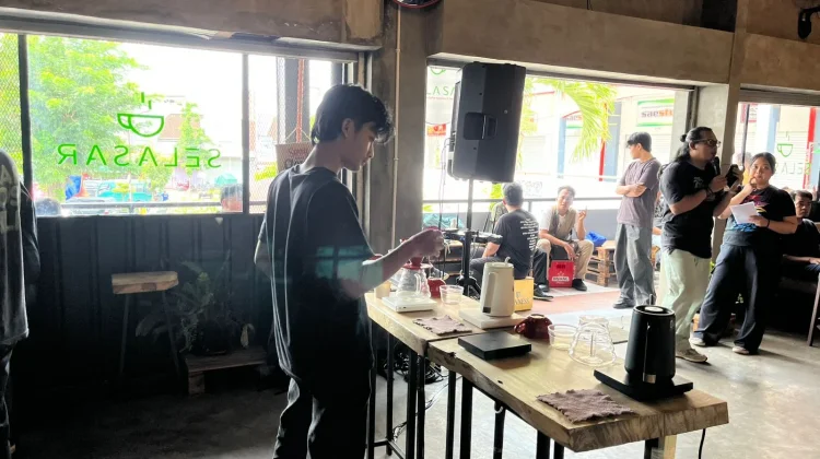 Festival Seduh Kopi Manual, Barista Blitar Adu Kreasi