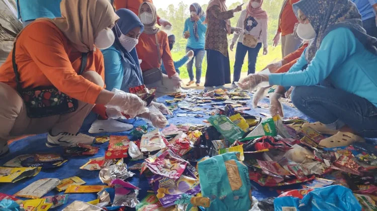 Mengkhawatirkan, Banyak Kemasan Sachet Ditemukan dalam Brand Audit Oro-Oro Ombo