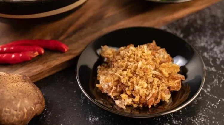 Bawang Goreng Pedas, Cara Praktis Bikin Masakan Makin Nendang
