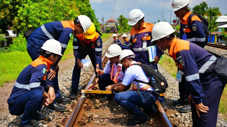 KAI Daop 7 Madiun Asah Kompetensi Petugas Jalur