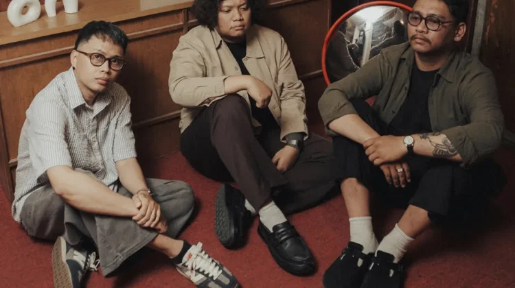 Beeswax Rayakan 12 Tahun Perjalanan lewat Album Self-Titled yang Penuh Refleksi
